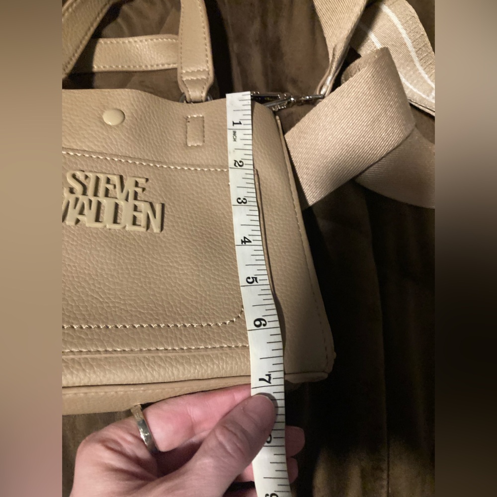 Steve Madden Beige Tote Bag with Strap, can be carried by hand or worn - Picture 2 of 11